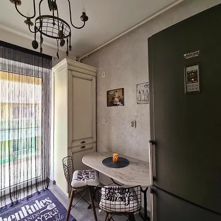 Moonlight Apartment Mamaia